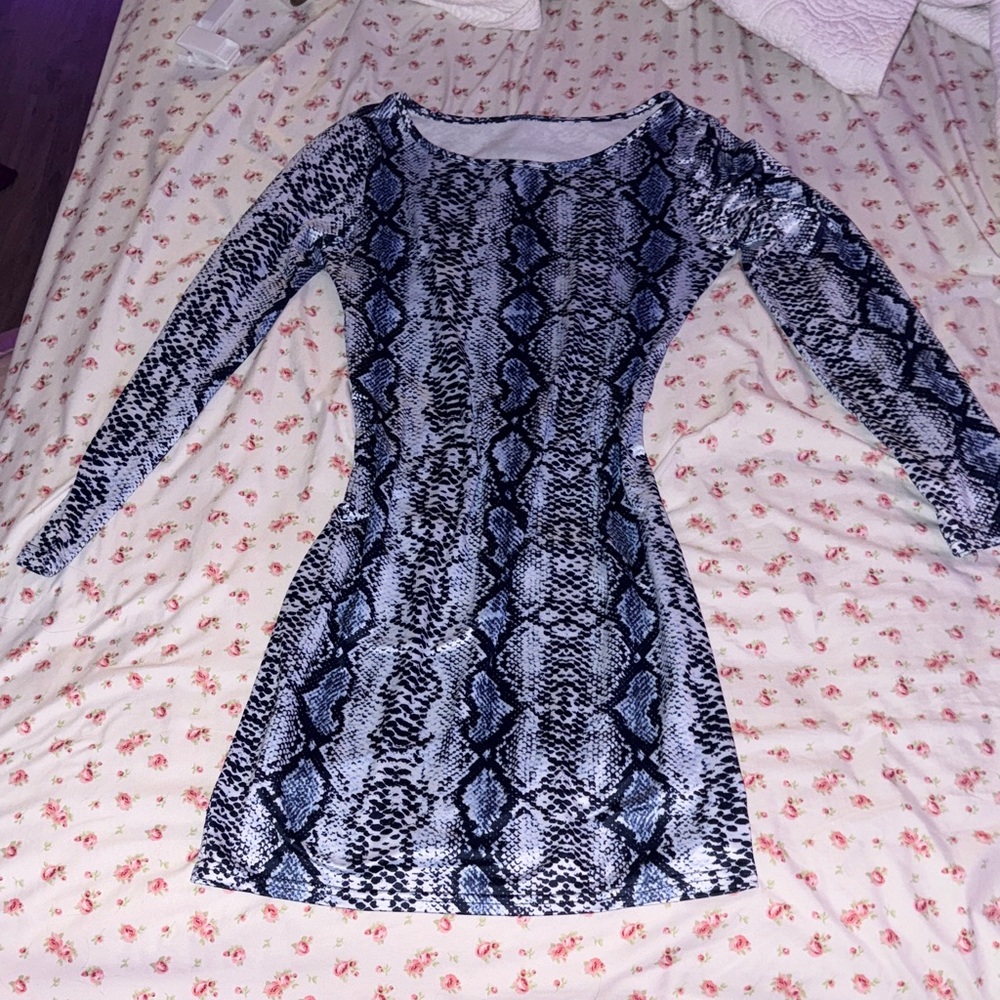 Elegant Snake Print Long Sleeve Dress